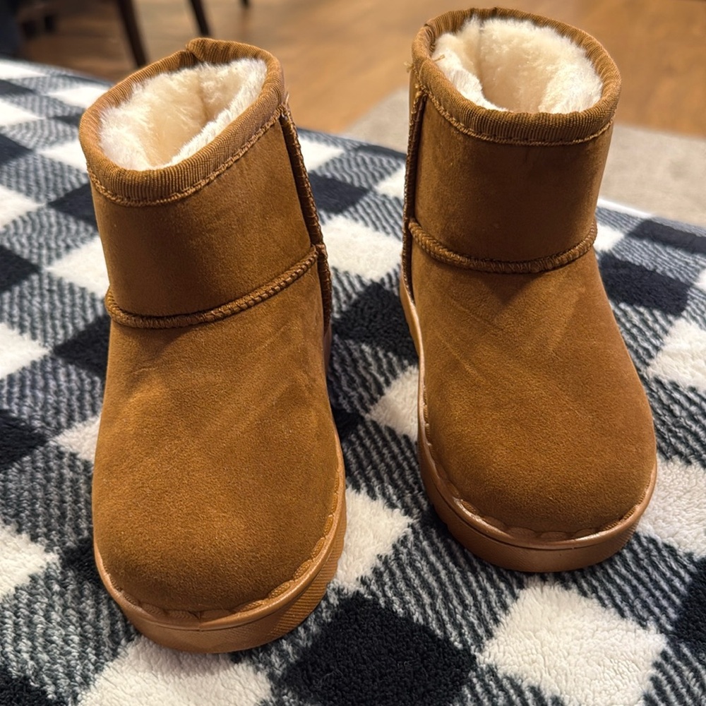Brand new never worn girls boots